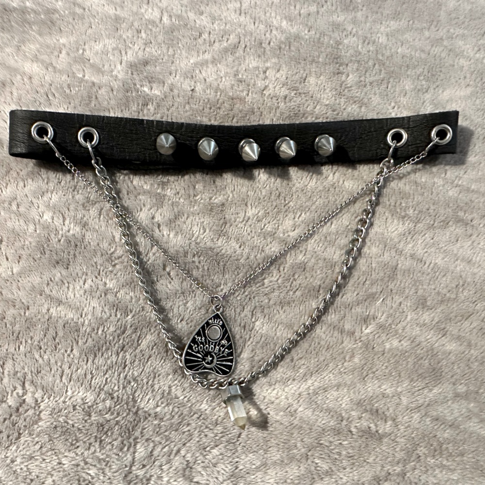 Goth spiked choker